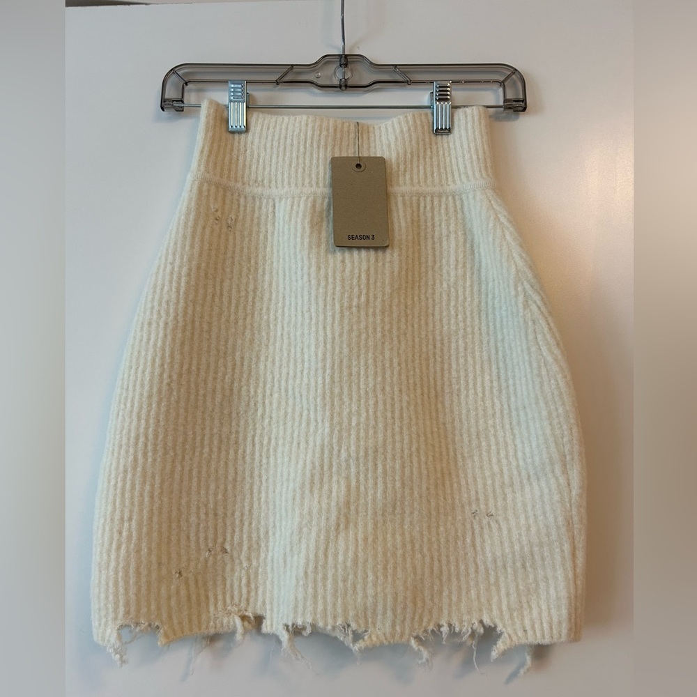 Authentic Yeezy Season 3 Destroyed Boucle Mini Skirt NWT - Picture 4 of 7